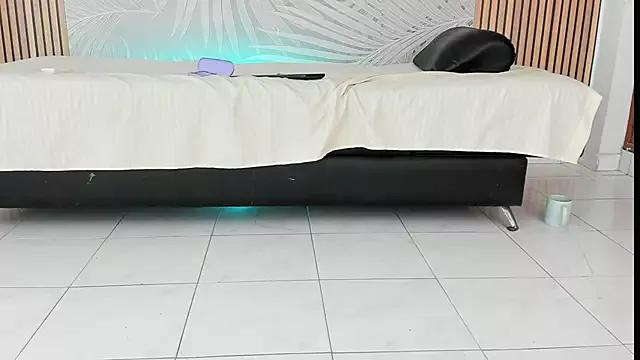 Unleash your urge for fetish cams livestreamers with our pick of steaming hot models, versed in the art of seduction and indulgence.