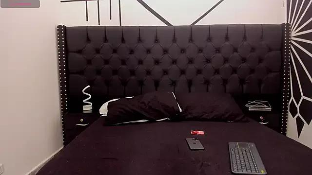 LaurenSnow from StripChat is Freechat