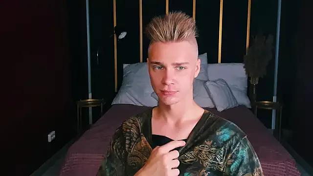 LawrenceMiles from StripChat is Freechat