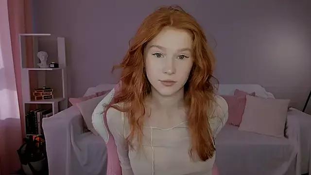 Leahsthetics from StripChat is Freechat