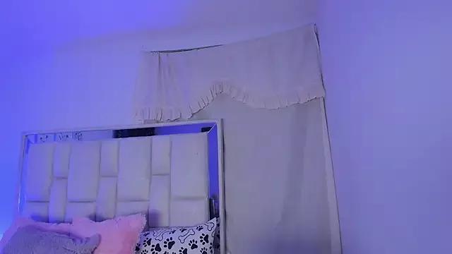 LeahxBarker from StripChat is Freechat