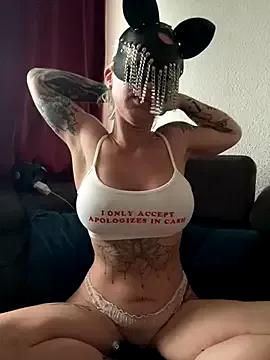 Leonie_Sommer from StripChat is Freechat