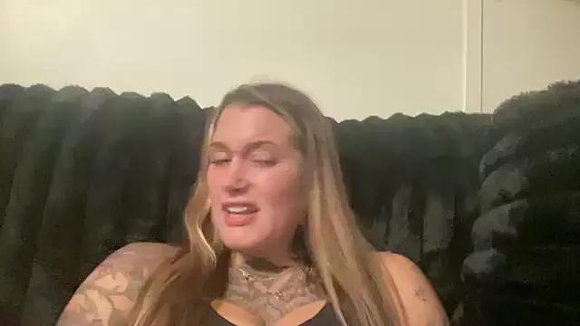 lexymarie from StripChat is Freechat