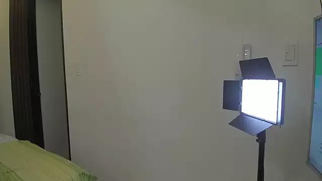 Lia_Monroe_ from StripChat is Freechat