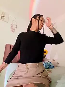Liahdiaz_ from StripChat is Freechat