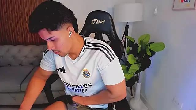 Unleash your urge for fetish cams livestreamers with our pick of steaming hot models, versed in the art of seduction and indulgence.