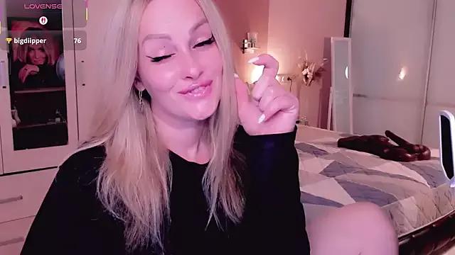 Unleash your urge for fetish cams livestreamers with our pick of steaming hot models, versed in the art of seduction and indulgence.