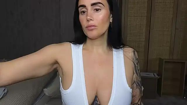 LibbyLoveHeartx from StripChat