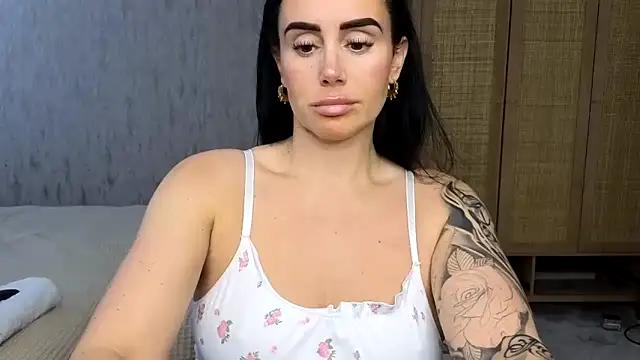 LibbyLoveHeartx from StripChat