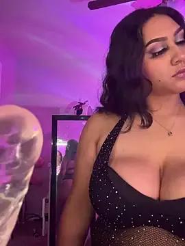 Unleash your urge for fetish cams livestreamers with our pick of steaming hot models, versed in the art of seduction and indulgence.