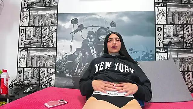 Unleash your urge for fetish cams livestreamers with our pick of steaming hot models, versed in the art of seduction and indulgence.