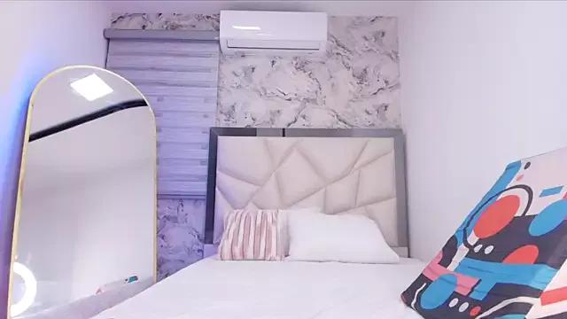 Unleash your urge for fetish cams livestreamers with our pick of steaming hot models, versed in the art of seduction and indulgence.