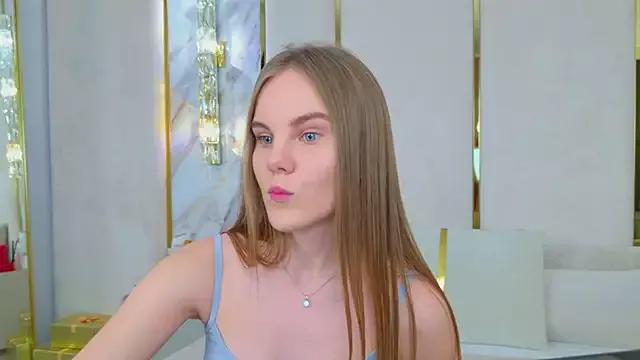 Lili_Lohan from StripChat is Freechat