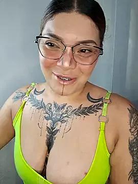 liliam_salazar from StripChat is Freechat