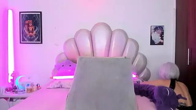 Unleash your urge for fetish cams livestreamers with our pick of steaming hot models, versed in the art of seduction and indulgence.