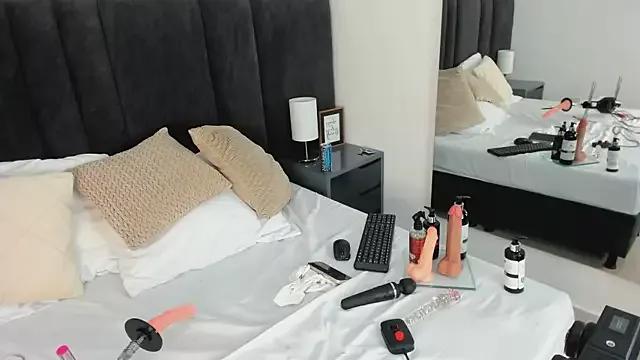 LilithHarperr_ from StripChat is Freechat