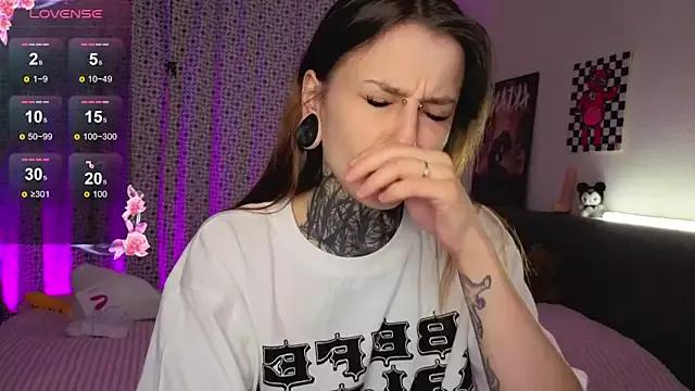 Unleash your urge for fetish cams livestreamers with our pick of steaming hot models, versed in the art of seduction and indulgence.