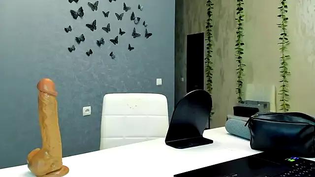 Unleash your urge for fetish cams livestreamers with our pick of steaming hot models, versed in the art of seduction and indulgence.