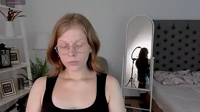 Lilly_Belly from StripChat is Freechat