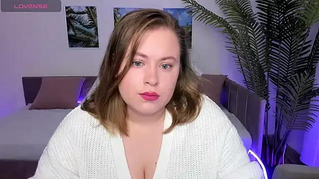 Lilly_Plump from StripChat is Freechat