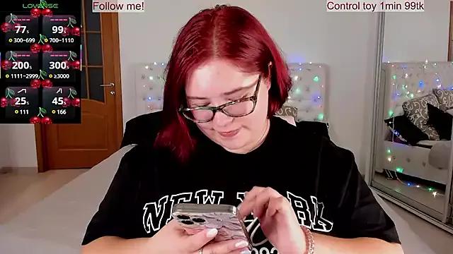 Lily_lu_one from StripChat is Freechat
