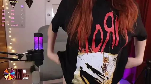 LilyVelvett from StripChat