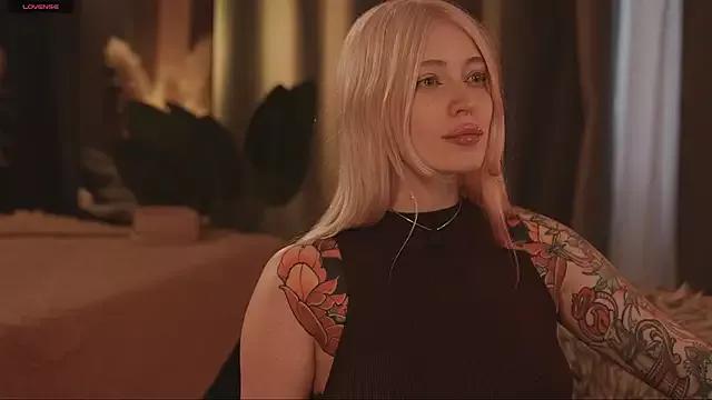 Unleash your urge for fetish cams livestreamers with our pick of steaming hot models, versed in the art of seduction and indulgence.