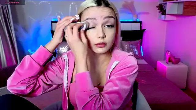 Unleash your urge for fetish cams livestreamers with our pick of steaming hot models, versed in the art of seduction and indulgence.