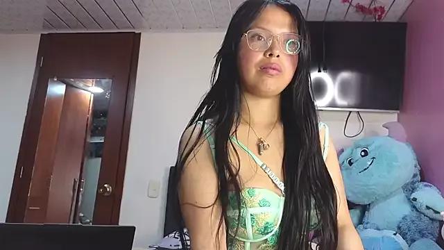 Unleash your urge for fetish cams livestreamers with our pick of steaming hot models, versed in the art of seduction and indulgence.