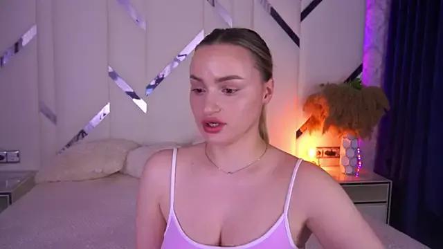 LindsieGreyy from StripChat is Freechat
