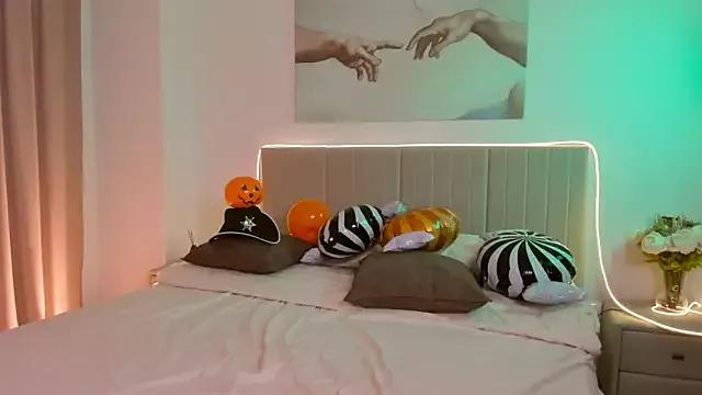 Unleash your urge for fetish cams livestreamers with our pick of steaming hot models, versed in the art of seduction and indulgence.