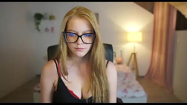 lisa_mccoy_ from StripChat is Freechat