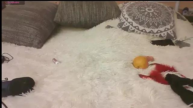 LisaHoneyLisa from StripChat is Freechat