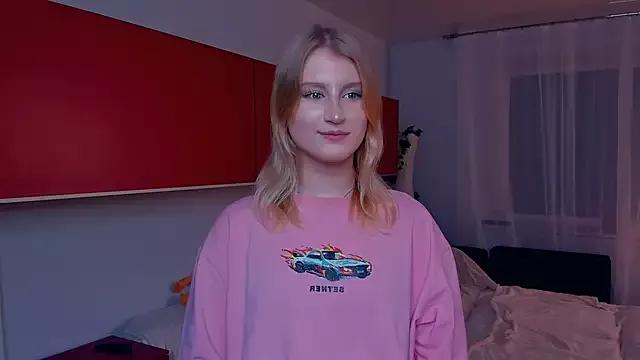 LisaRais from StripChat is Freechat