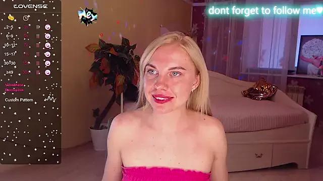 LiSinDoll from StripChat is Freechat