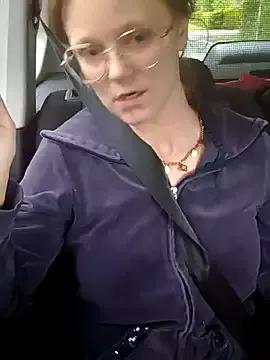 little-leni from StripChat is Freechat