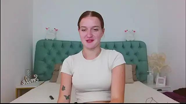 little__cut1e from StripChat is Freechat