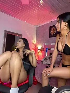 Unleash your urge for fetish cams livestreamers with our pick of steaming hot models, versed in the art of seduction and indulgence.