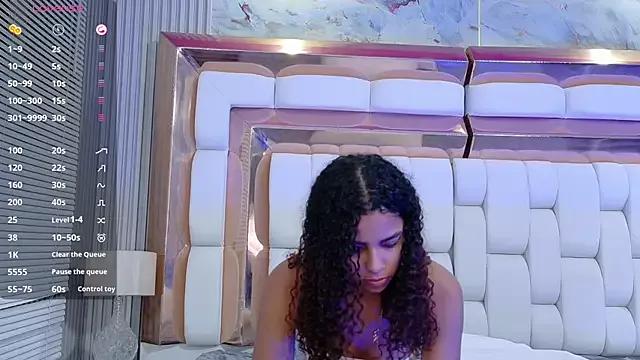 littleebonny from StripChat is Freechat