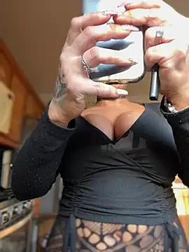 Unleash your urge for fetish cams livestreamers with our pick of steaming hot models, versed in the art of seduction and indulgence.