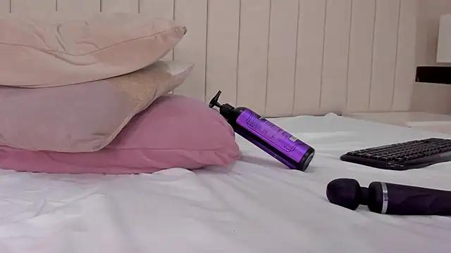 Unleash your urge for fetish cams livestreamers with our pick of steaming hot models, versed in the art of seduction and indulgence.