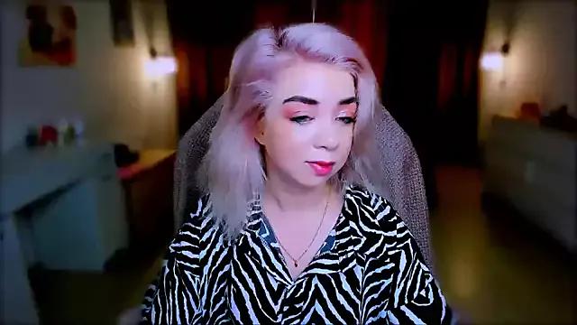 littleSiyfairy from StripChat is Freechat
