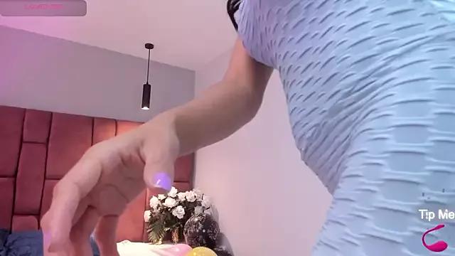 Unleash your urge for fetish cams livestreamers with our pick of steaming hot models, versed in the art of seduction and indulgence.