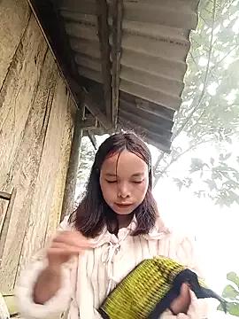 Lmaylili from StripChat is Freechat