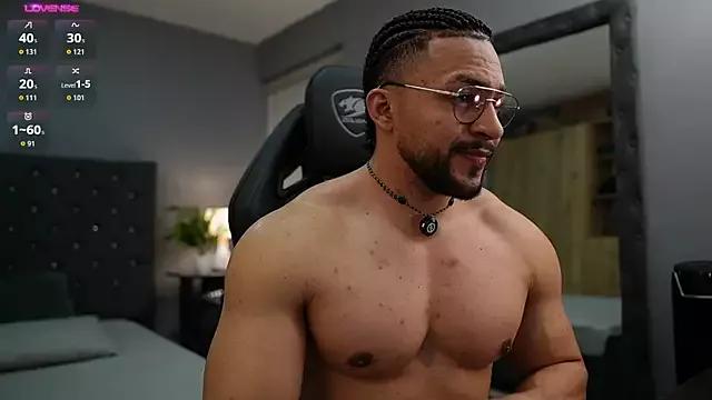 LoganMartinX from StripChat is Freechat