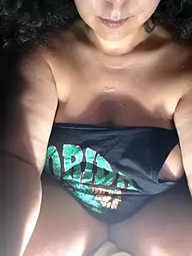 lola9393girl from StripChat is Freechat
