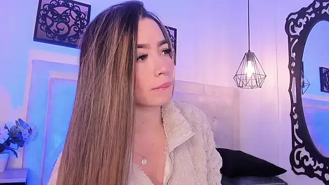 Lola_Blondie from StripChat is Freechat