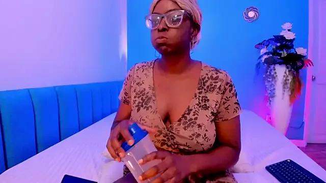 Unleash your urge for fetish cams livestreamers with our pick of steaming hot models, versed in the art of seduction and indulgence.