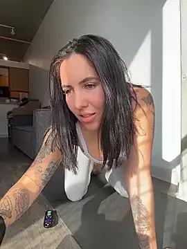 Lolathebaddie from StripChat is Freechat