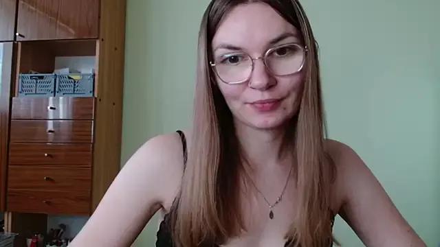 LooveELLYx from StripChat is Freechat